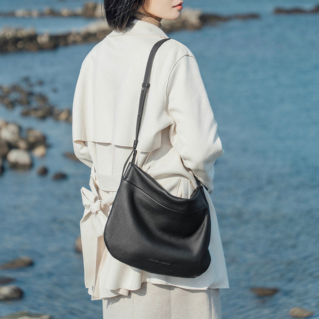 Samuel Ashley - Merly Half-moon Leather Hobo in jet black