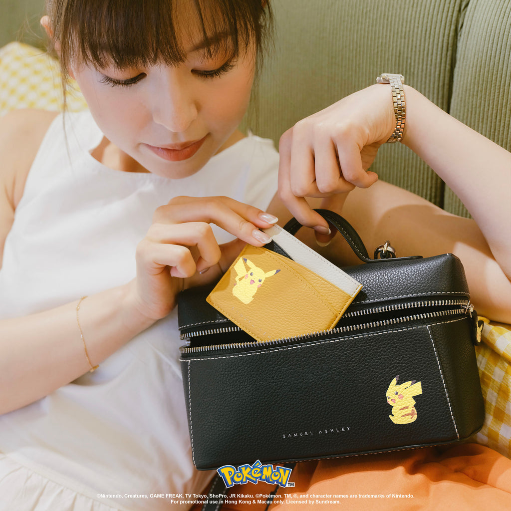 Pokémon Leather Vanity Crossbody Bag in black and Leather Card Holder in yellow - Pikachu - Samuel Ashley