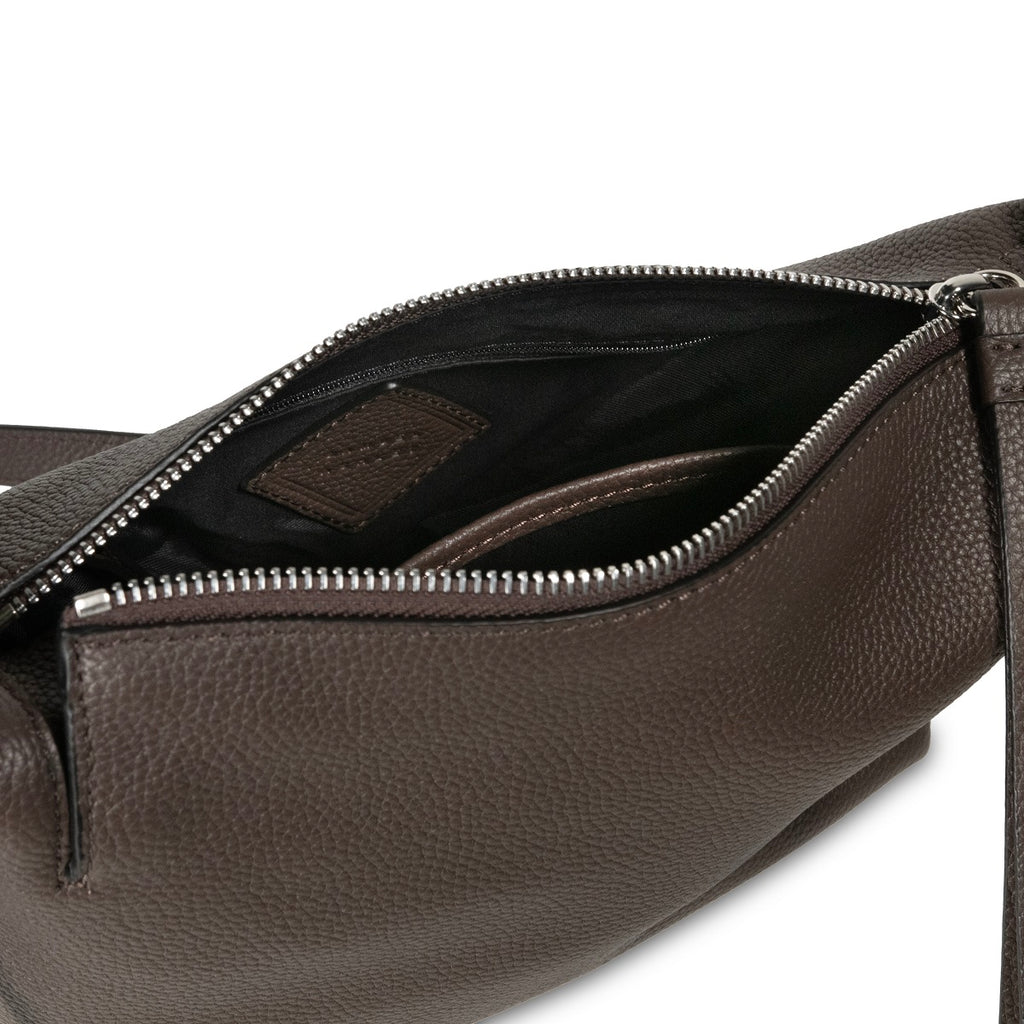 Samuel Ashley - Shelly Leather Crossbody Bag in dark mocha