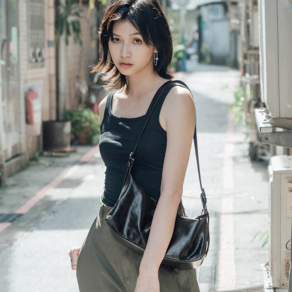 Samuel Ashley - Lumii Leather Shoulder Bag in black