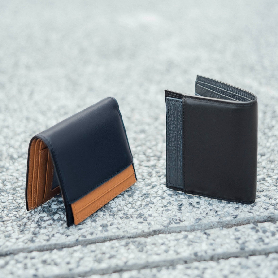 Warren Vertical Leather Wallet w/ Detachable Card Holder (RFID